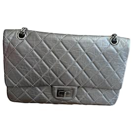 Chanel 2.55 Borsa a Patta Pelle Metallizzata Grigia