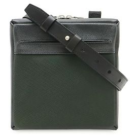 Louis Vuitton Schultertasche aus Taiga Sayan Leder und Canvas
