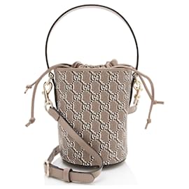 Mini bucket con coulisse Gucci GG Shadow Crossbody