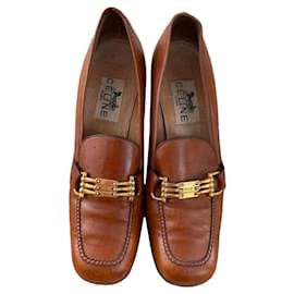Céline Mocassini con tacco in pelle marrone con fibbia dorata