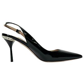 Décolleté slingback decorati in vernice nera Miu Miu