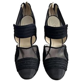 Chanel Pumps aus schwarzem Wildleder und Mesh