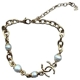 Collana Girocollo Chanel in Metallo Dorato e Perle