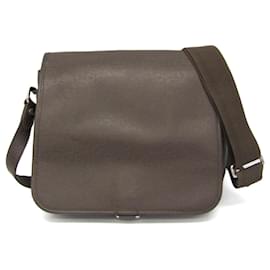 Bolsa Transversal Louis Vuitton Taiga Andrei