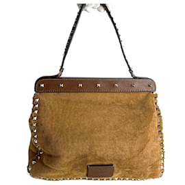 Sac à bandoulière Rockstud Winter Medium en daim et shearling Caramel - Valentino Garavani