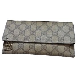 Cartera Gucci GG Supreme Monograma
