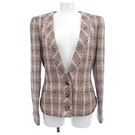 Chaqueta Chanel sin cuello