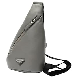 Borsa a tracolla/Sling in pelle grigia Prada