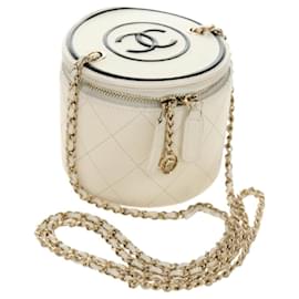 CHANEL Matelasse Chain Shoulder Bag Leather White Gold CC Auth bs35547SAM