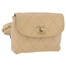 Chanel CC Flap Gürtel aus gestepptem Lammleder