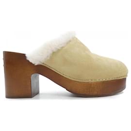 Sandali Chanel in shearling di pecora stropicciato
