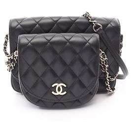 Borsa a tracolla Chanel Matelassé in pelle di agnello nera