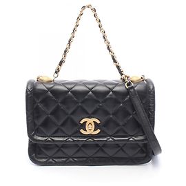 Borsa a tracolla Chanel Matelassé in agnello nero