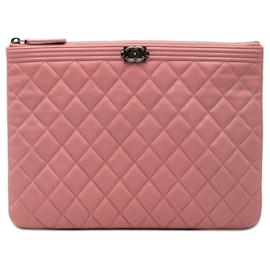 Clutch Chanel Boy in agnello rosa