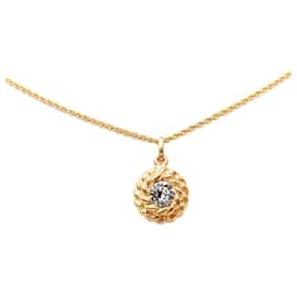 Collana con pendente Chanel placcata oro