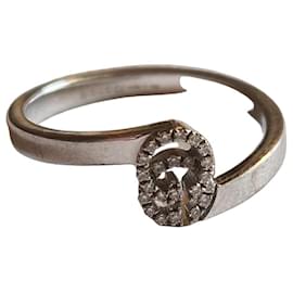 Gucci Running Ring aus Weißgold und Diamanten
