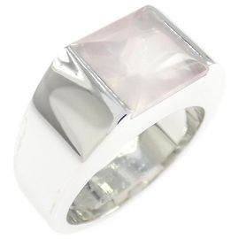 Anillo Tank de Cartier en oro blanco con cuarzo rosa