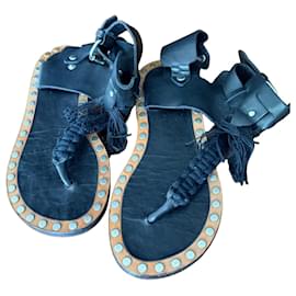 Isabel Marant Sandali bassi in pelle nera con borchie e frange