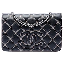 Portafoglio con catena Chanel Black Stitched CC Quilted Calfskin Wallet on Chain