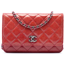 Portafoglio con catena Chanel Red Paris Dallas CC in capretto vernice trapuntato