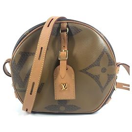 Louis Vuitton Giant Monogram Boite Chapeau Souple Pochette