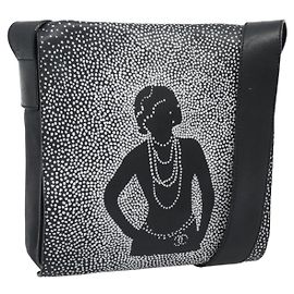 Bolso de hombro CHANEL de piel de cordero negro con CC plateado Auténtico 184867SAM