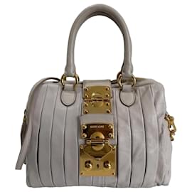 Miu Miu Matelasse borsa in pelle beige