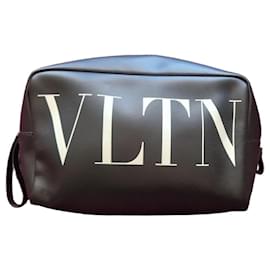 Valentino VLTN Necessaire in Pelle Nero