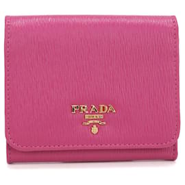 Prada Tri-fold Wallet aus rosa Leder