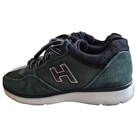 Sneakers Hogan in scamosciato verde e pelle blu navy