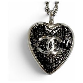 Chanel C24K Coco Mark Herz Spitzenhalskette