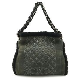 CHANEL Borsa a Spalla con Catena in Mouton Shearling