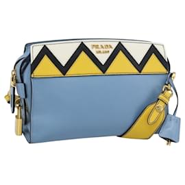 Borsa a Spalla PRADA in Pelle Azzurro Chiaro Oro Auth ka4742M