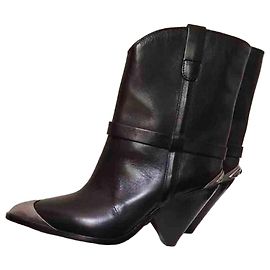 Isabel Marant Lamsy Botines de cuero negro con punta metálica