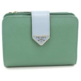 Prada Bi-Fold-Geldbörse aus grünem Leder