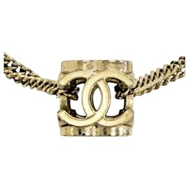 Chanel A22K Gold CC Logo Cube Halskette