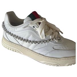 Sneakers Gucci in pelle bianca impreziosite da cristalli