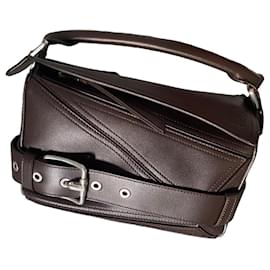 Loewe Puzzle Biker Bolsa de mão em couro marrom