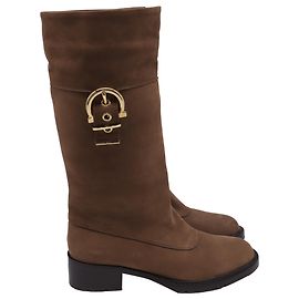 Salvatore Ferragamo Reitstiefel mit Schnallenakzent aus braunem Wildleder