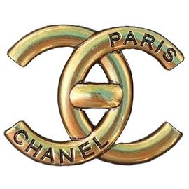 Chanel CC Paris Brosche Goldfarben