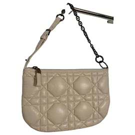 Borsa Dior Caro Pouch in pelle bianca