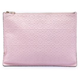Pochette LOEWE in pelle di vitello rosa con Anagram in rilievo ripetuto