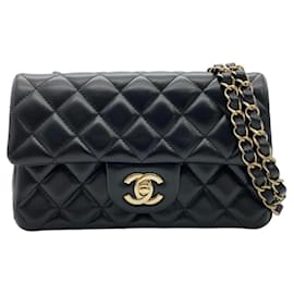 Chanel Mini Matelassé 20 Chain Schultertasche
