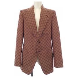 Chaqueta Gucci con patrón GG