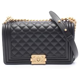 Borsa a tracolla Boy di Chanel in pelle di vitello martellata nera