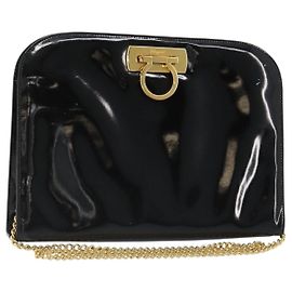 Bolsa de corrente Gancini Salvatore Ferragamo em couro envernizado preto e dourado Auth 184797