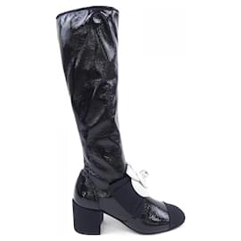 CHANEL HOHE STIEFEL aus zerknittertem glänzendem Stoff & Grosgrain - Chanel