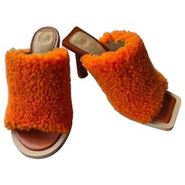 Jacquemus Les Mules Carrés Ronds Arancione