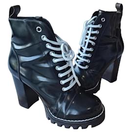 Schwarze Leder-Schnürstiefeletten - Louis Vuitton