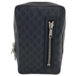 Borsa a tracolla Gucci in materiale GG Supreme